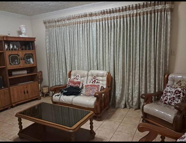 3 BEDROOM HOUSE FOR SALE IN KWAMAGXAKI